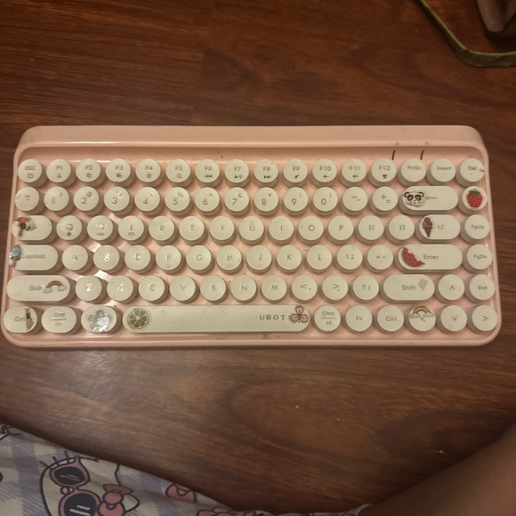 Pink Wireless Keyboard - Picture 1 of 1